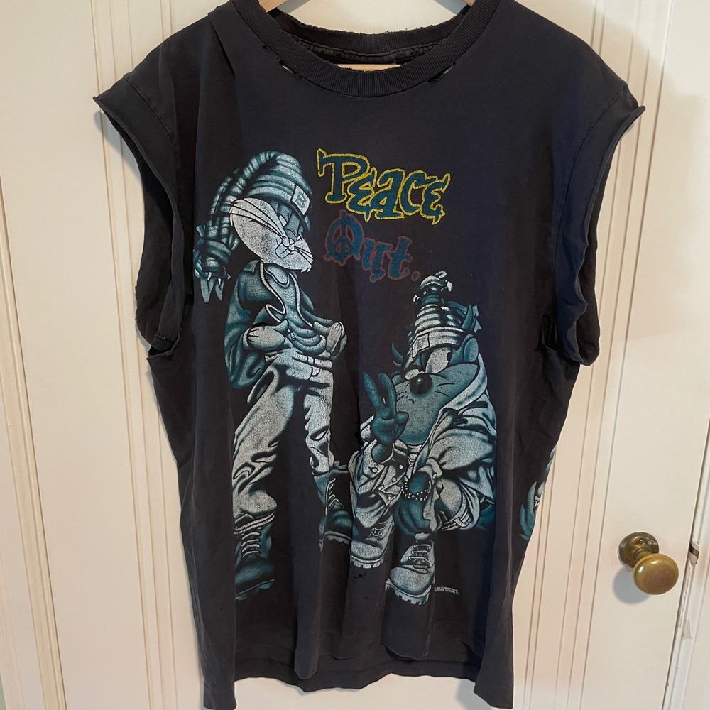Vintage 1993 Warner Bros. Looney Tunes Peace Out Bugs Bunny Taz Shirt